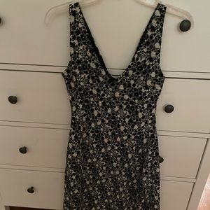 Express World Brand black & white floral summer vacation beach dress, size 5